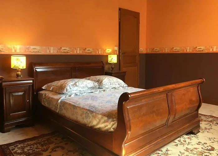 Les D'hôtes De L'ecurie Goupil Alojamento de Acomodação e Pequeno-almoço 3*