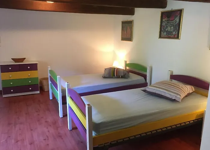 Alojamento de Acomodação e Pequeno-almoço Les D'hôtes De L'ecurie Goupil Mont-le-Vignoble